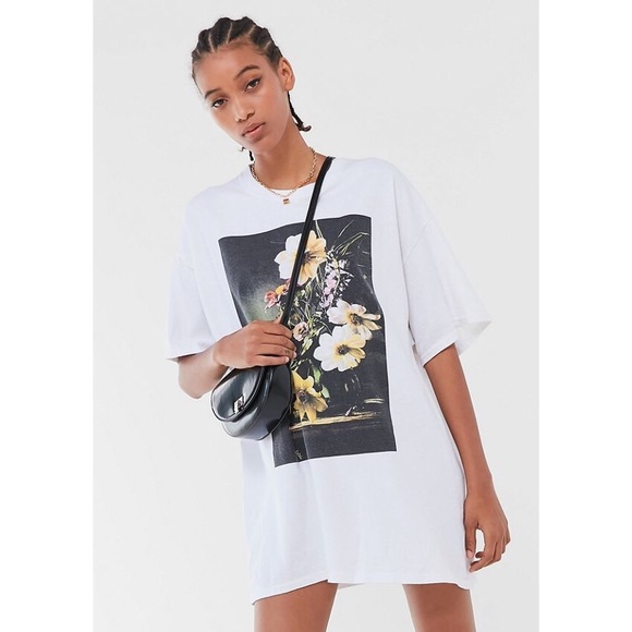 Urban Outfitters Tops - BOGOFREE! Urban Outfitters Oversized Tee